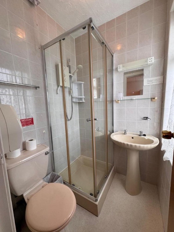 OYO Delton Hotel Blackpool Pleasure Beach image 6