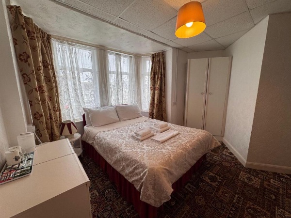 OYO Delton Hotel Blackpool Pleasure Beach image 8