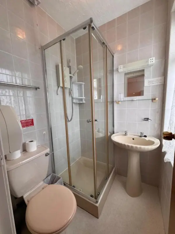 OYO Delton Hotel Blackpool Pleasure Beach 6