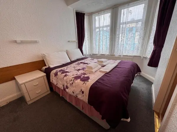OYO Delton Hotel Blackpool Pleasure Beach 4